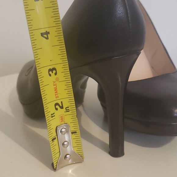 Black heels - Picture 5 of 5